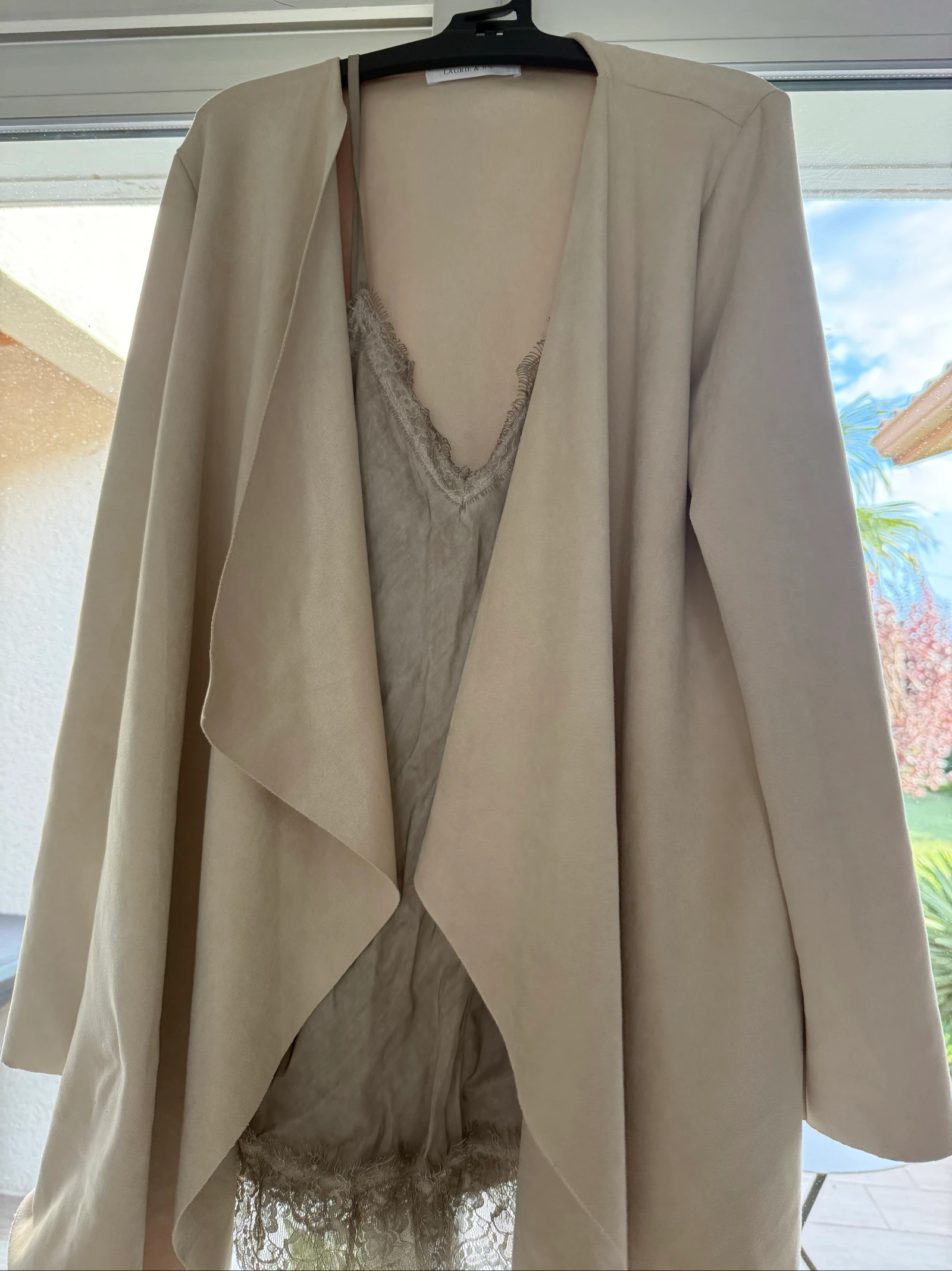 Ensemble Chic Suede Laurie & Joe + Caraco Dentelle 